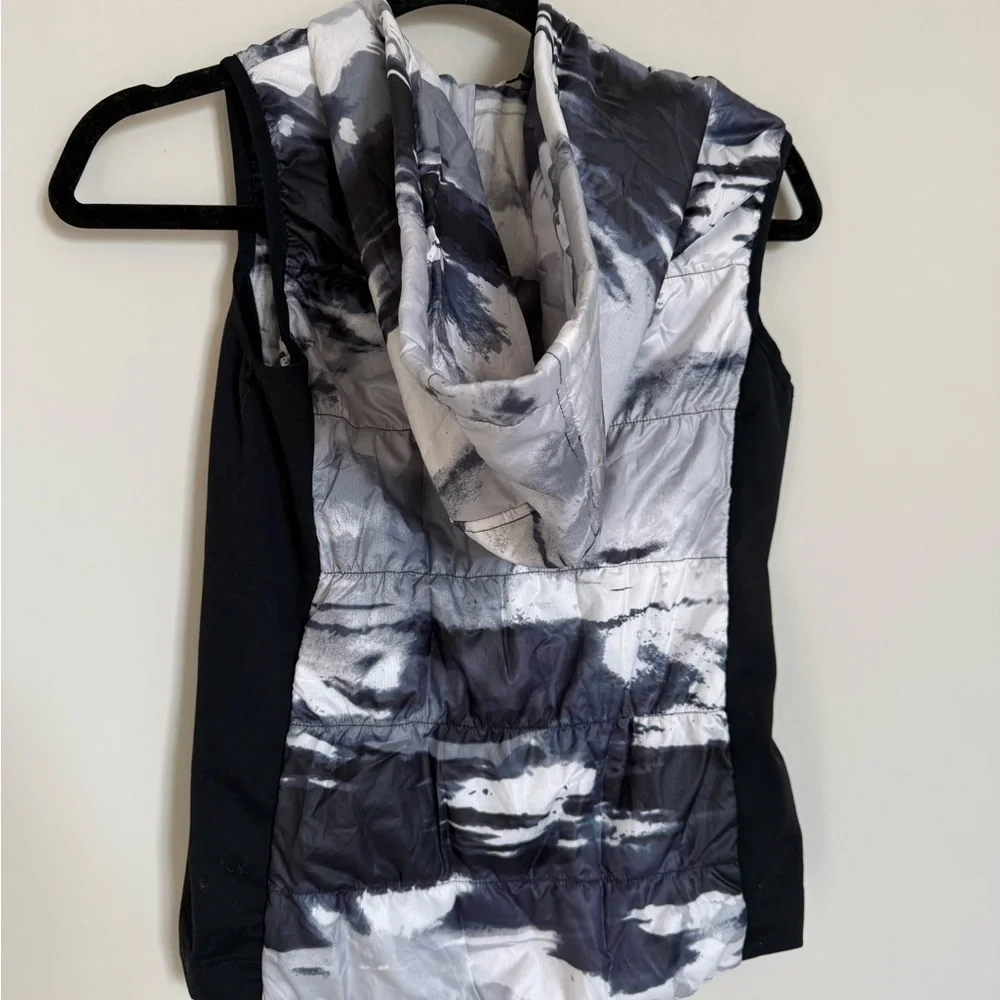 Zella Girl Hooded Marble Print Puffer Vest XL 14/16